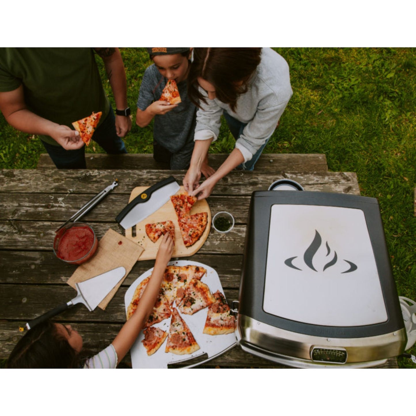 Halo HZ-3022 Cook + Serve Pizza Kit