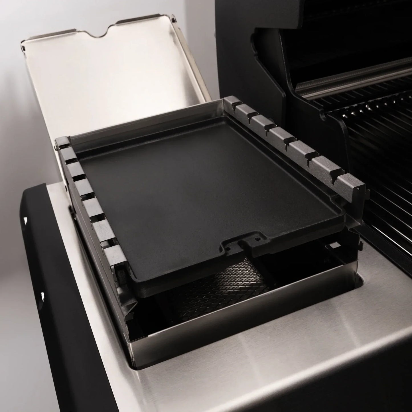 Broil King IR Side Burner Wind Shield